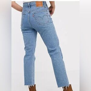 Levi's 501 Skinny Fileforme high rise button fly Jeans. Raw hems.‎ Women size 26